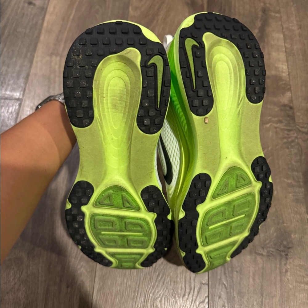 Nike Vomero 18 Running Sneakers - Picture 5 of 6
